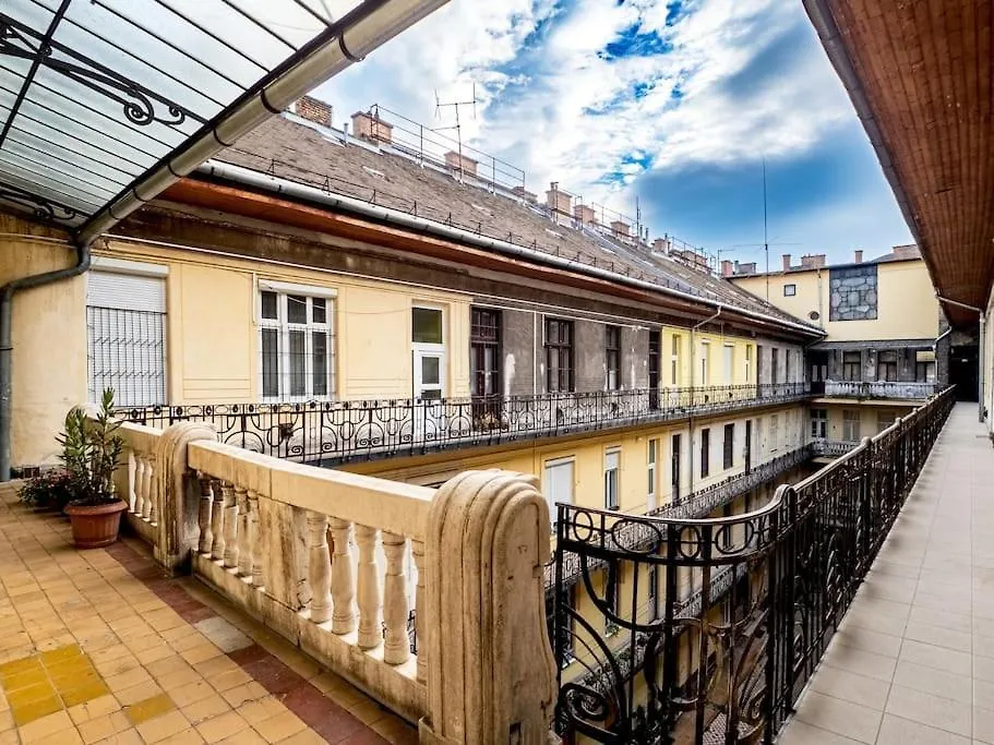 Peace In Downtown Apartment Budapest Hungary