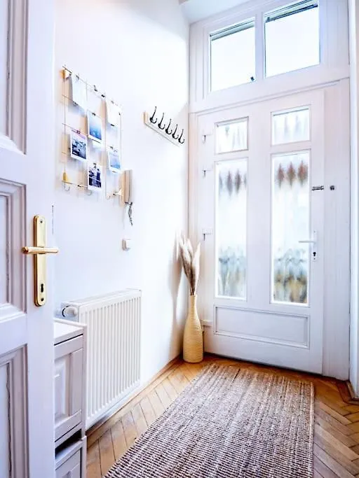 Peace In Downtown Apartment Budapest